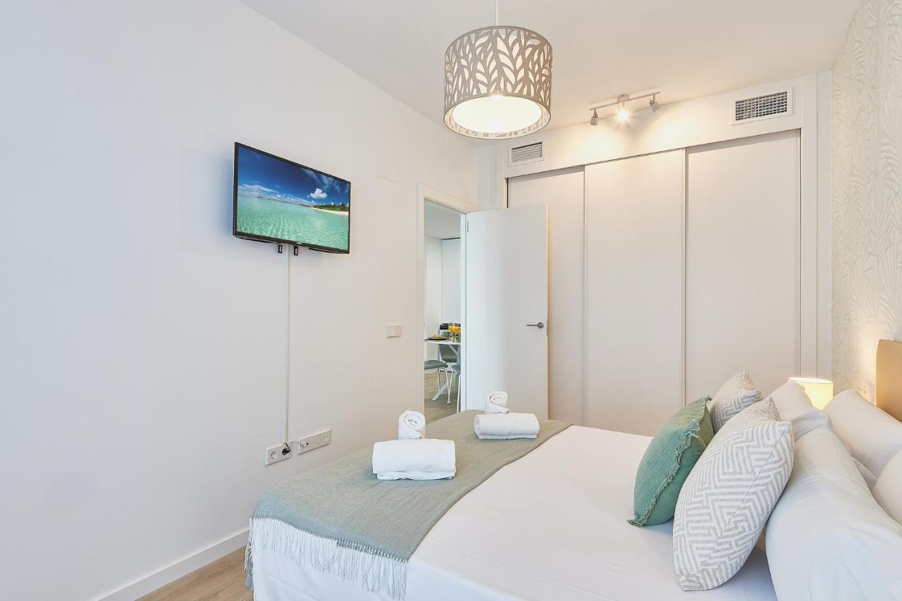 Apartamento Adriela มาลากา ภายนอก รูปภาพ